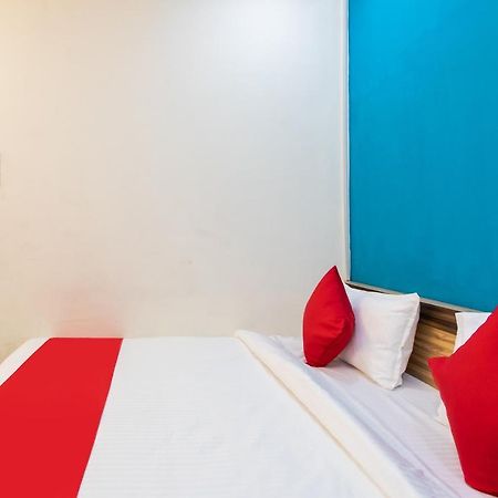 Oyo 24196 Hotel Shreenath Palace Ujjain Eksteriør bilde