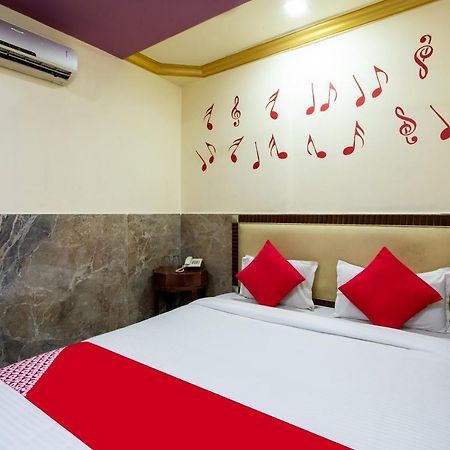 Oyo 24196 Hotel Shreenath Palace Ujjain Eksteriør bilde
