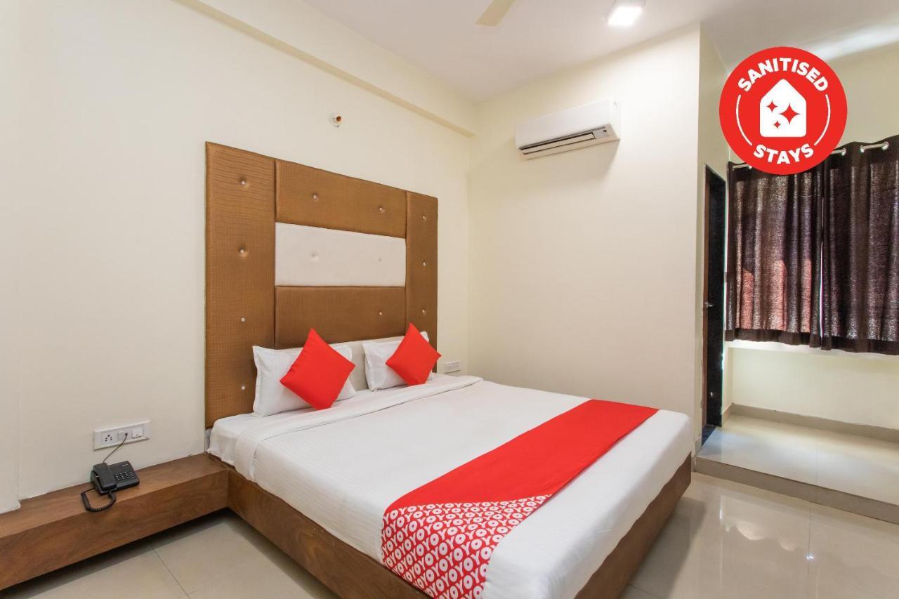 Oyo 24196 Hotel Shreenath Palace Ujjain Eksteriør bilde