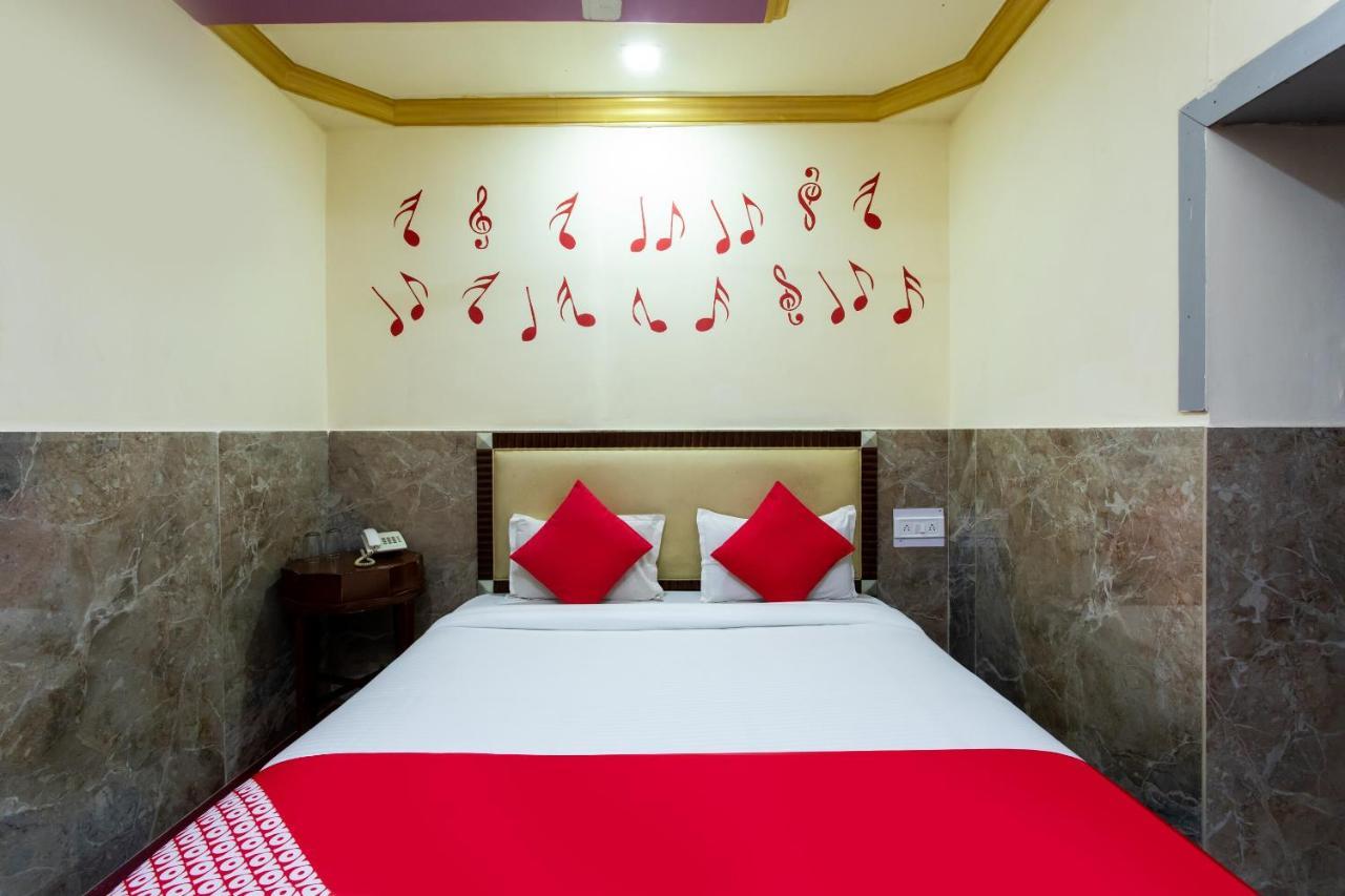 Oyo 24196 Hotel Shreenath Palace Ujjain Eksteriør bilde