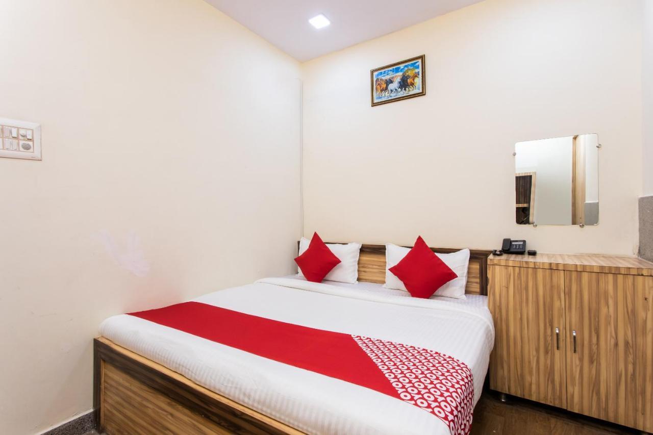 Oyo 24196 Hotel Shreenath Palace Ujjain Eksteriør bilde