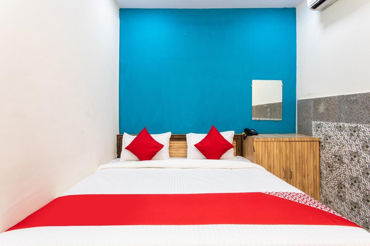 Oyo 24196 Hotel Shreenath Palace Ujjain Eksteriør bilde