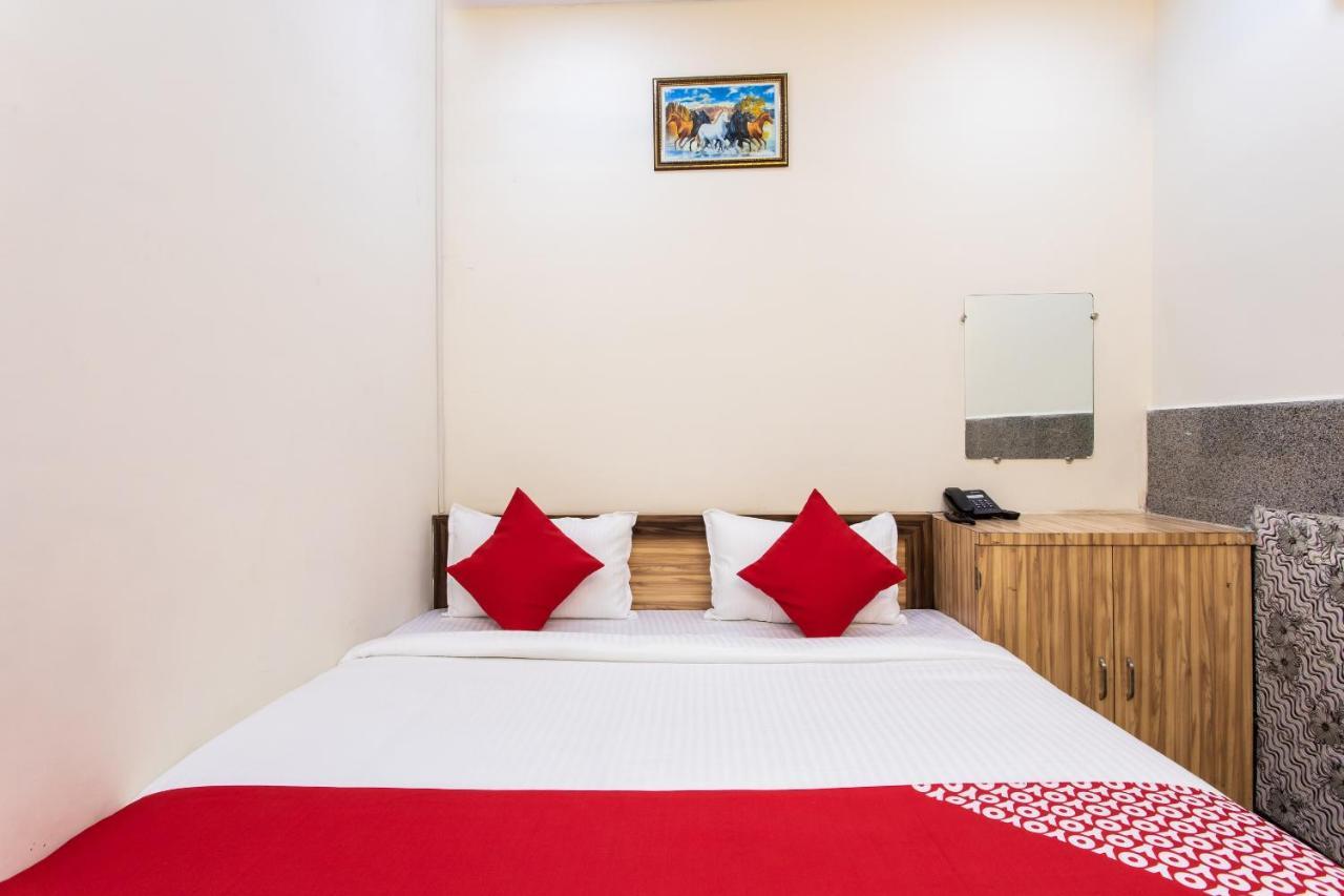 Oyo 24196 Hotel Shreenath Palace Ujjain Eksteriør bilde