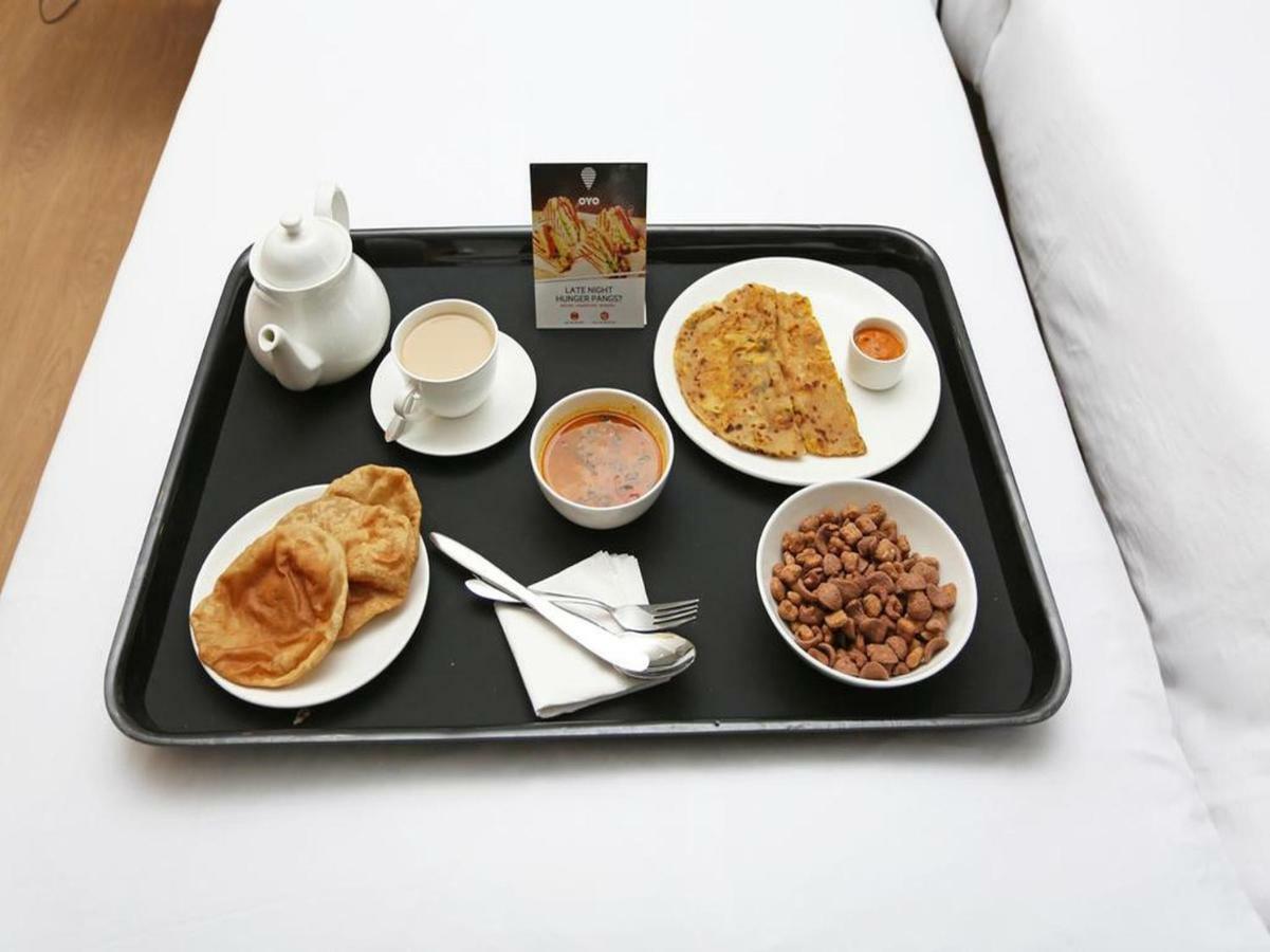 Oyo 24196 Hotel Shreenath Palace Ujjain Eksteriør bilde
